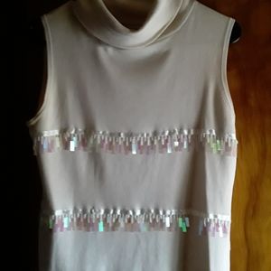 Off white short sleeve sweater/ w different color